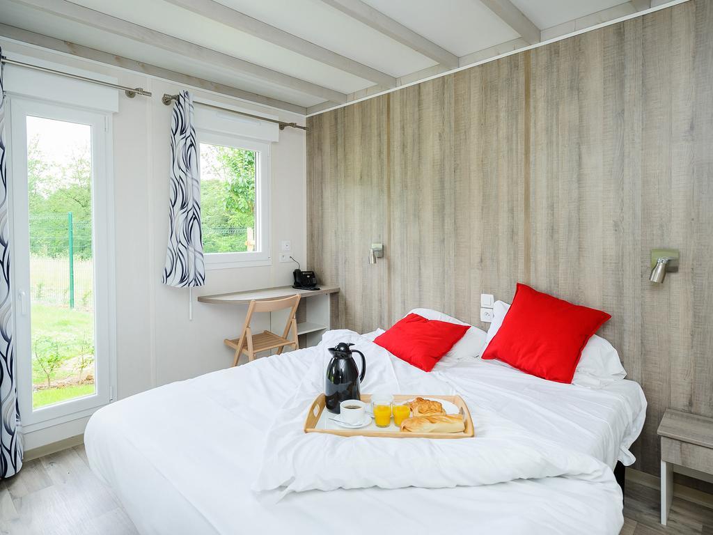 Domaine De Blangy Hotell Hirson Eksteriør bilde